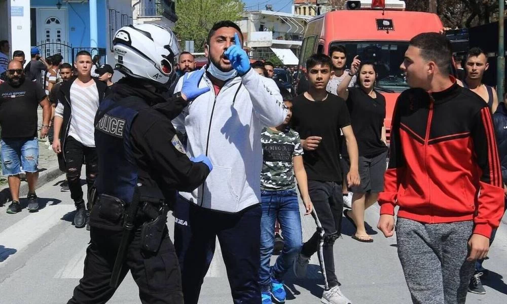 Επιχείρηση ''Ημέρα 0- Ημέρα 7- Ημέρα 14'' - ''Ντου'' της ΕΛ.ΑΣ. στον οικισμό Ρομά Νέας Σμύρνης Λάρισας